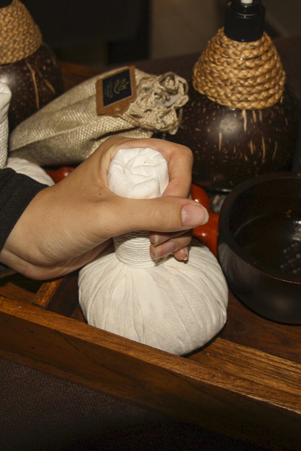 Masaje Thai Herbal con Pindas Calientes